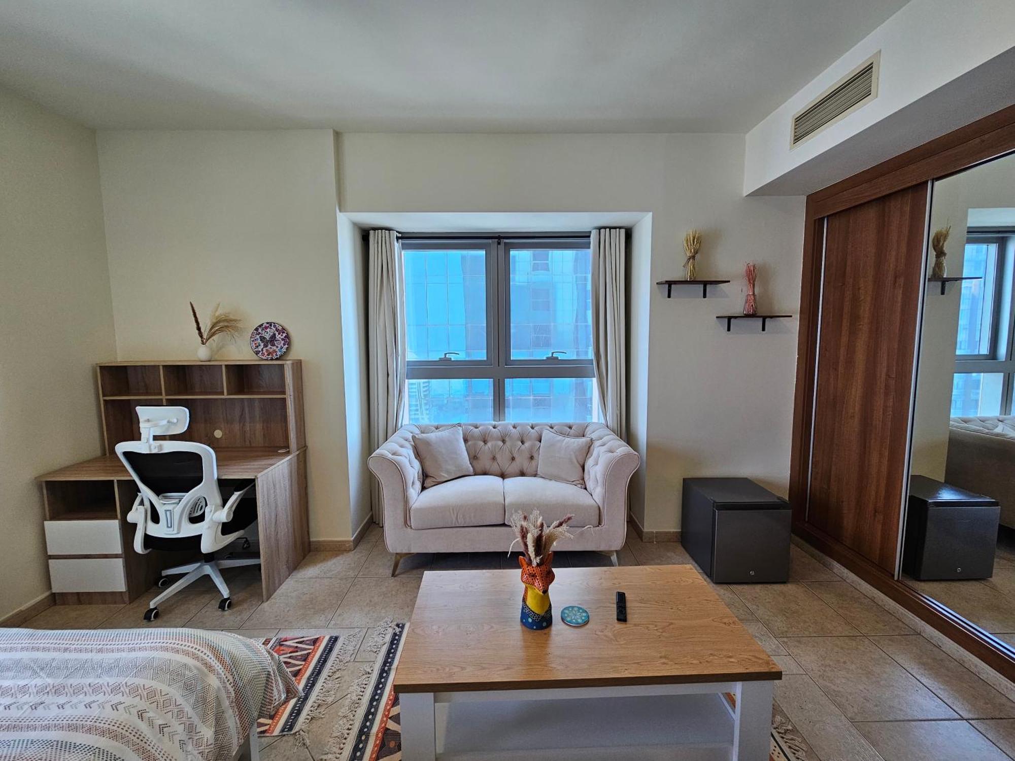 Super Host At Highest Residential Tower In The World, Private Rooms In A Shared Apartment Dubai Room photo